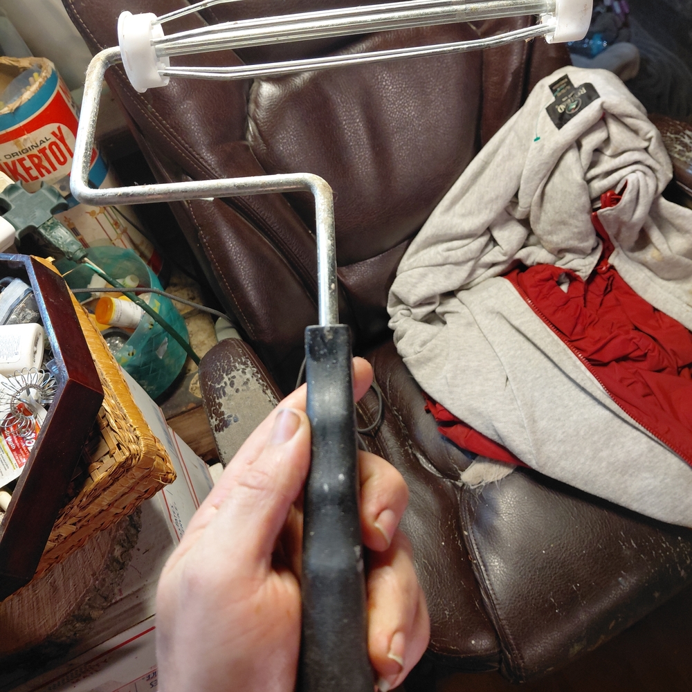 Ergonomic Black Paint Roller Handle